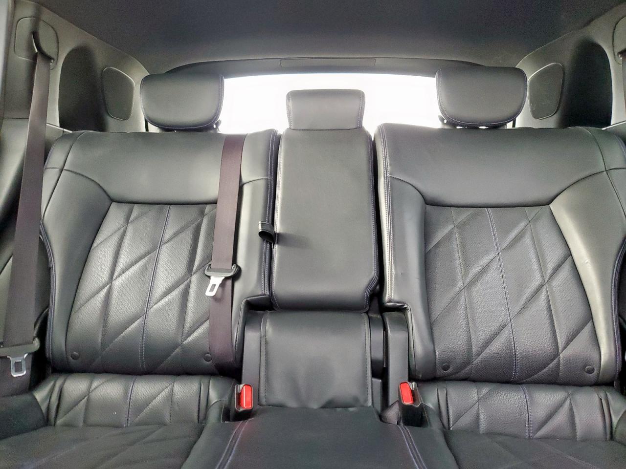2017 Infiniti QX70 - Image 10