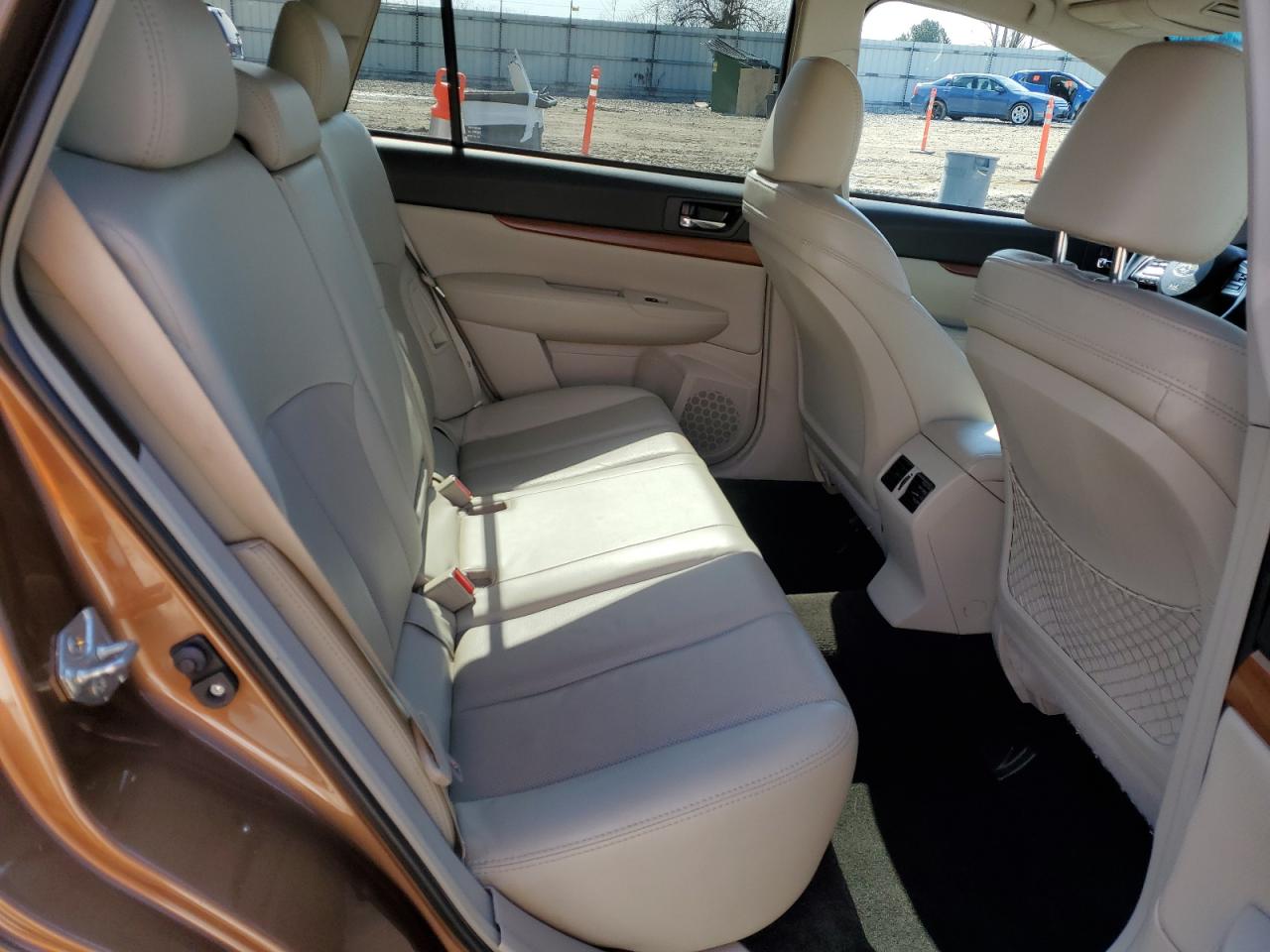 2013 Subaru Outback - Image 10