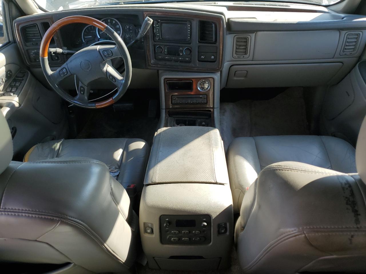 2003 Cadillac Escalade - Image 8