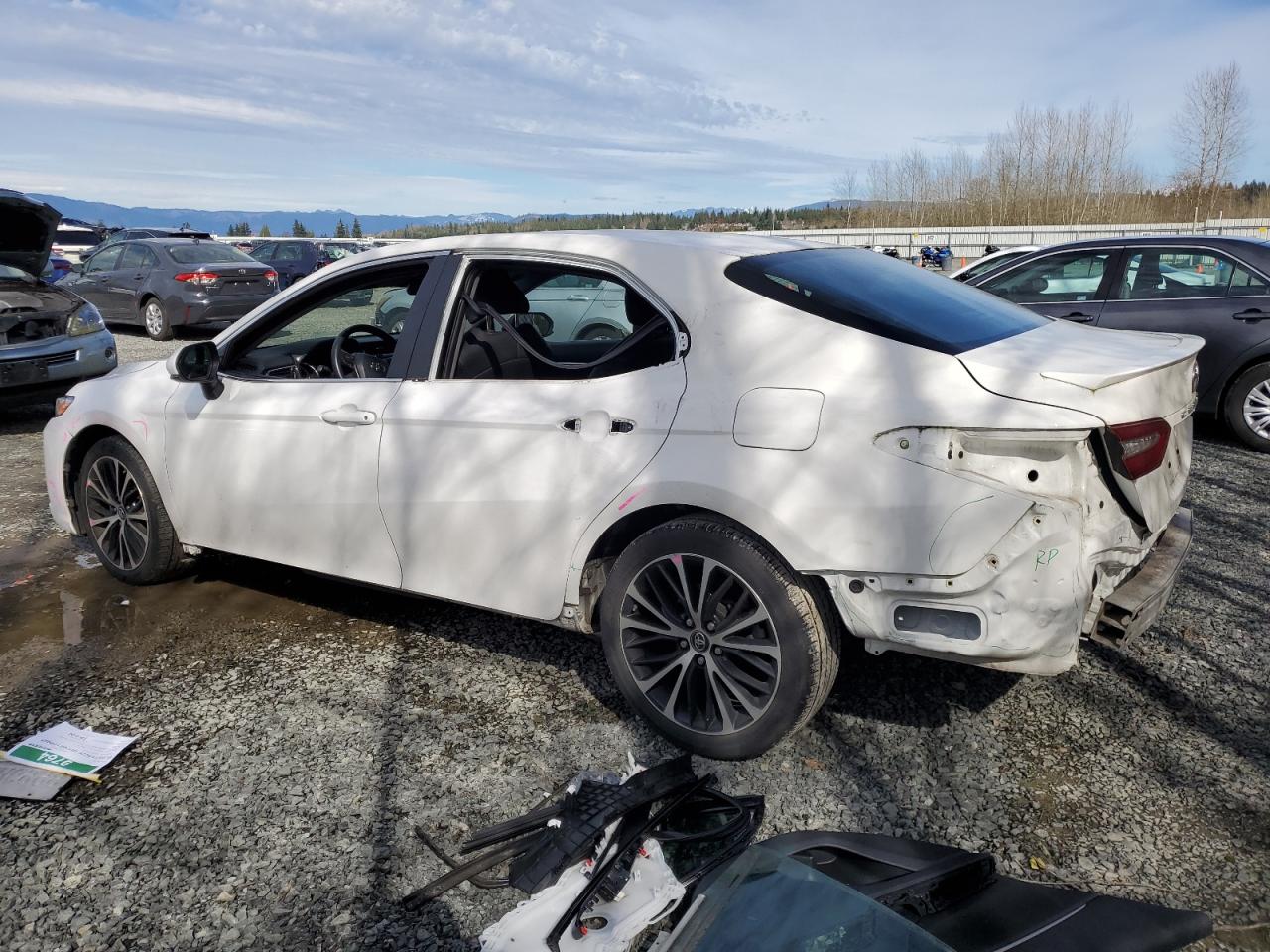 4T1B11HK5JU517964 TOYOTA CAMRY 2018