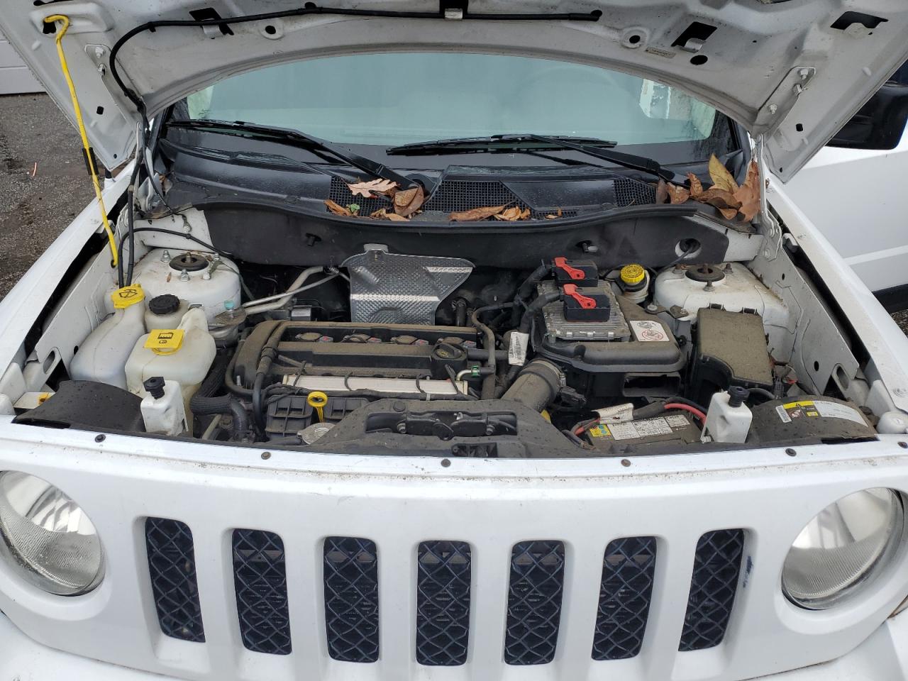 2014 Jeep Liberty (Patriot) - Image 12