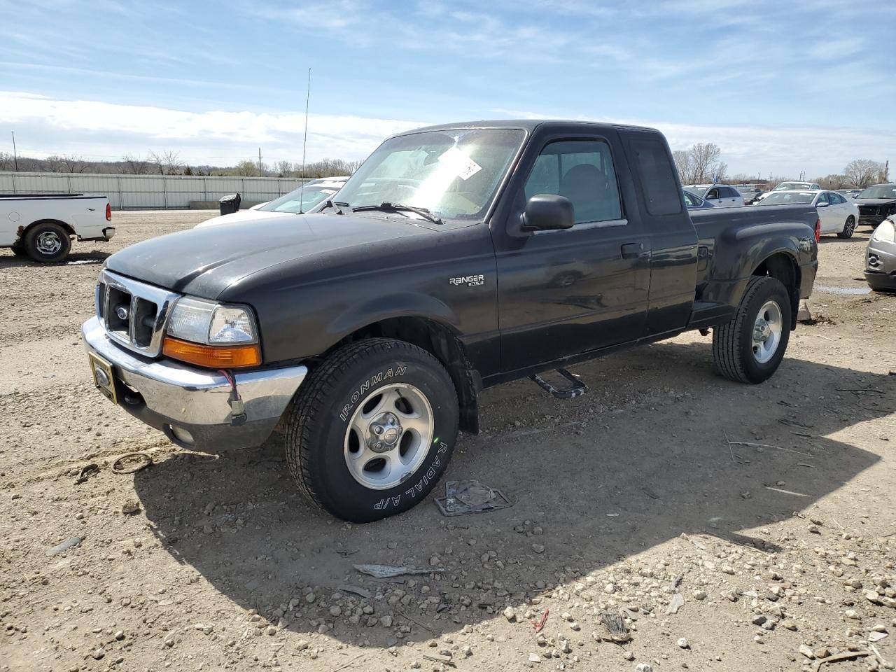 2000 Ford Ranger Super Cab იყიდება Kansas City-ში, KS - Rear End
