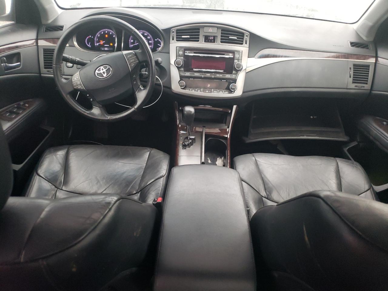 2011 Toyota Avalon - Image 8