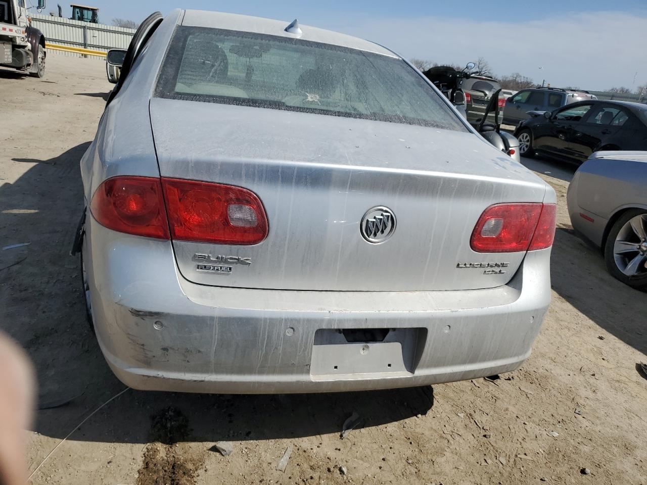 2009 Buick Lucerne - Image 6