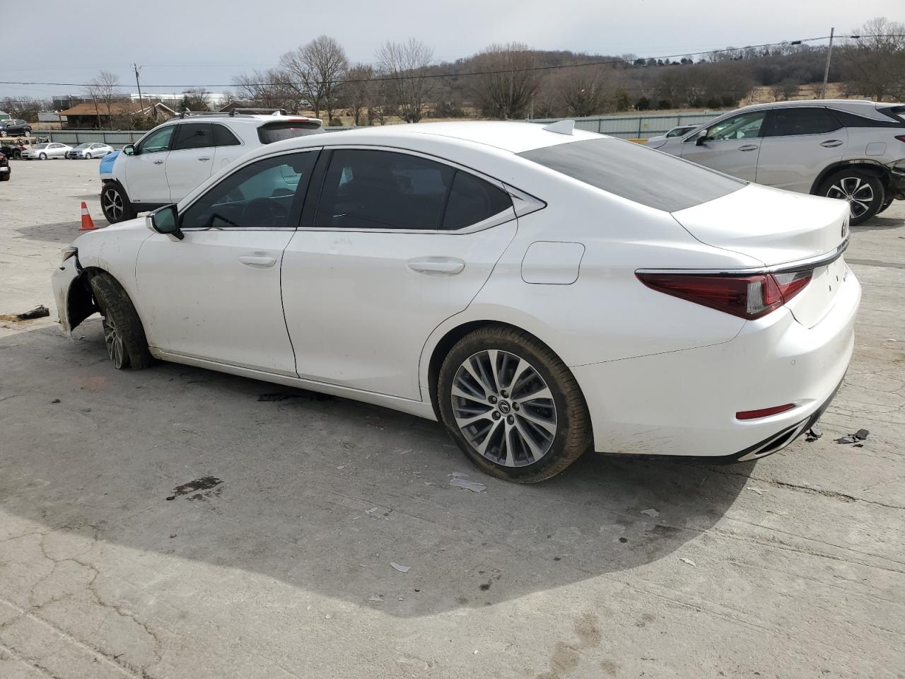2020 Lexus ES - Image 2