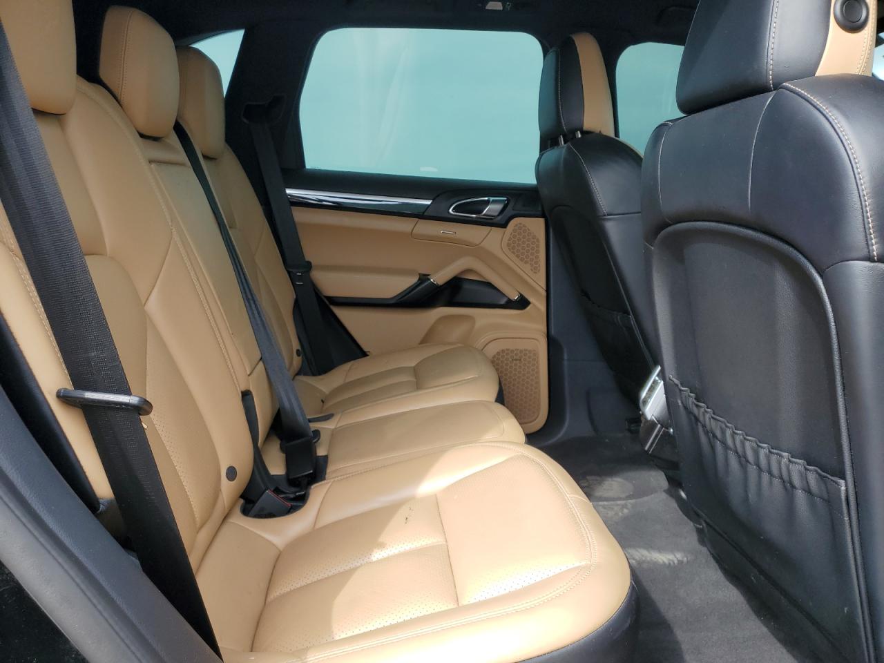 2018 Porsche Cayenne - Image 11
