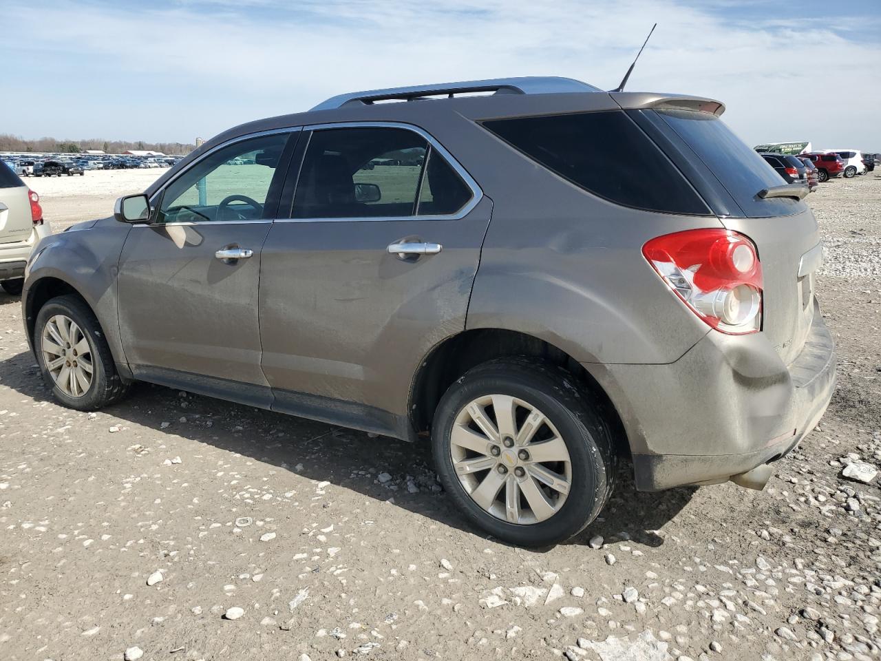 2011 Chevrolet Equinox - Image 2