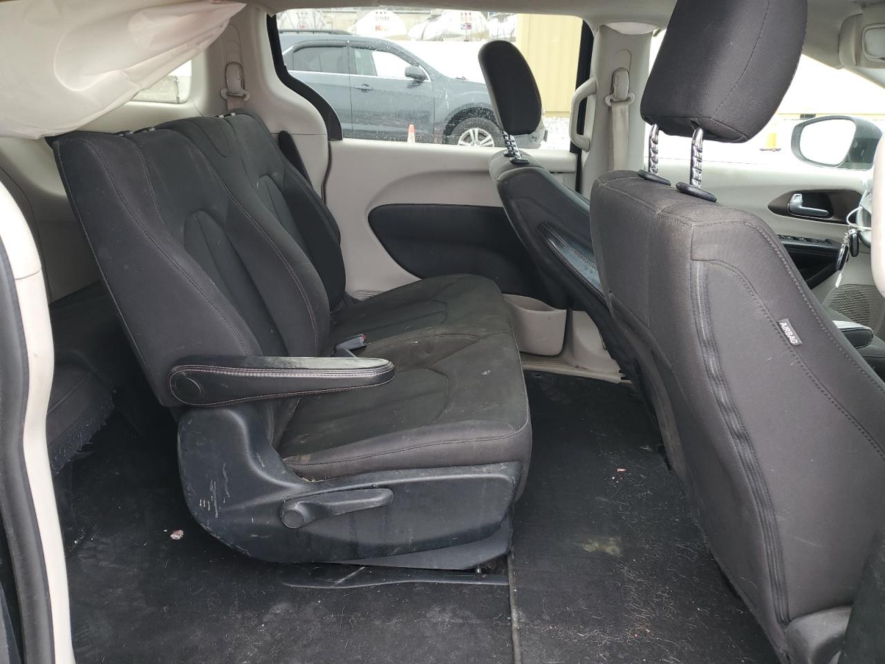2018 Chrysler Pacifica - Image 11
