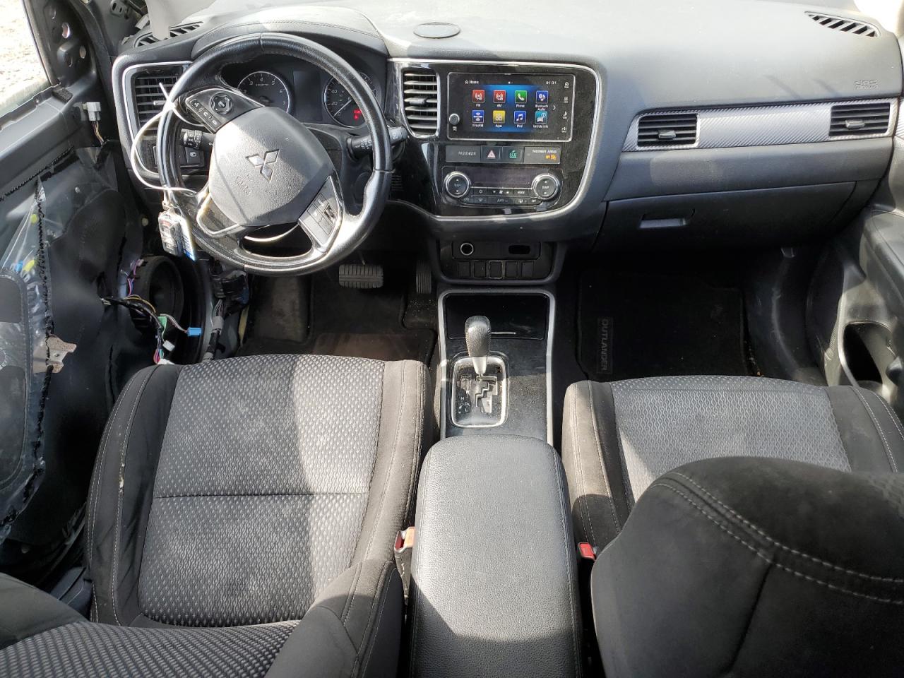 2018 Mitsubishi Outlander - Image 8