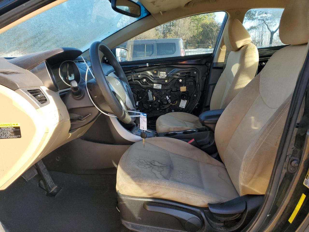 2013 Hyundai Elantra - Image 7