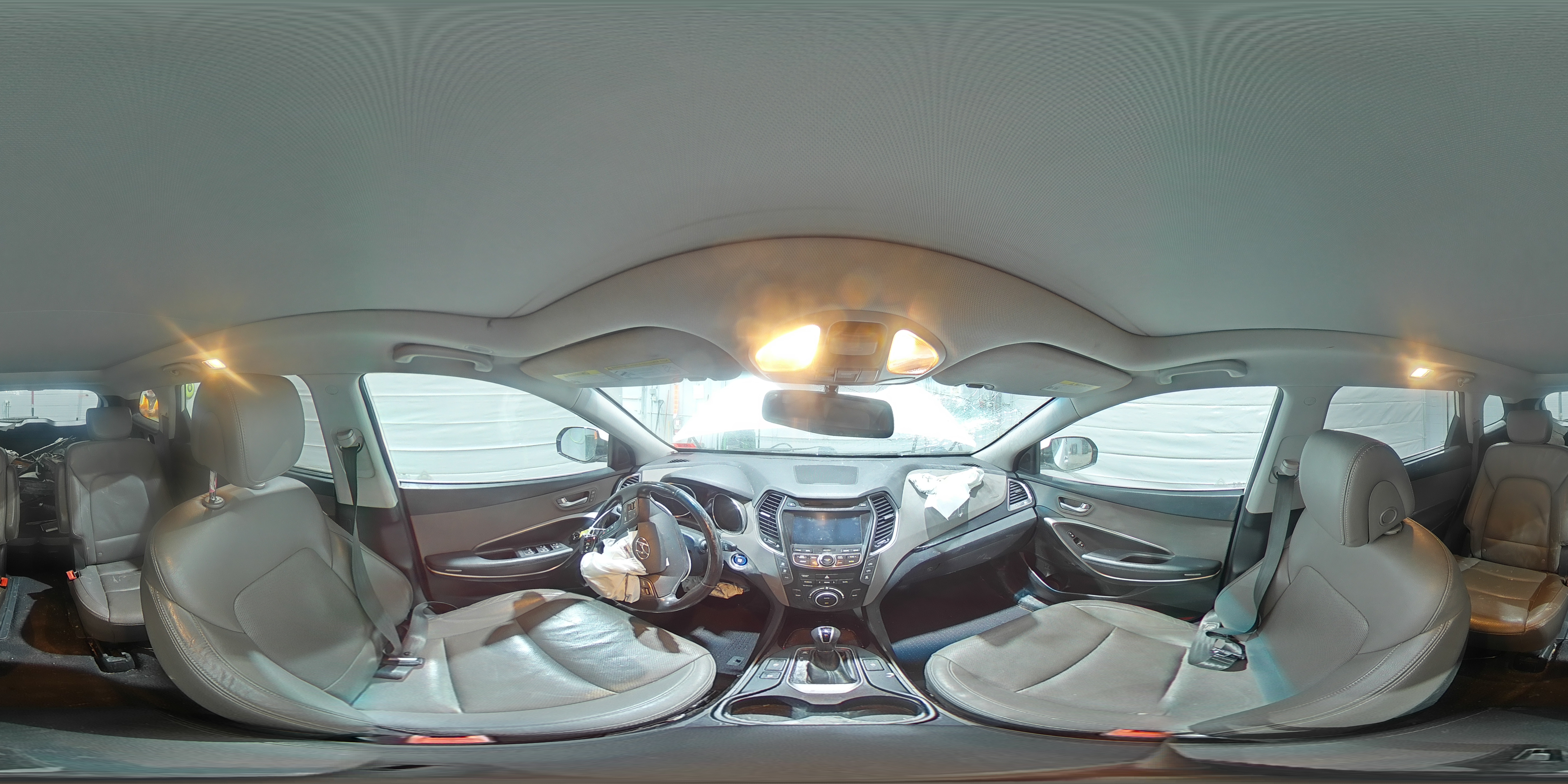 2015 Hyundai Santa Fe - Image 15