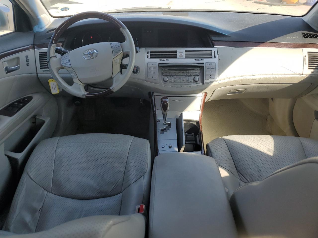 2008 Toyota Avalon - Image 8