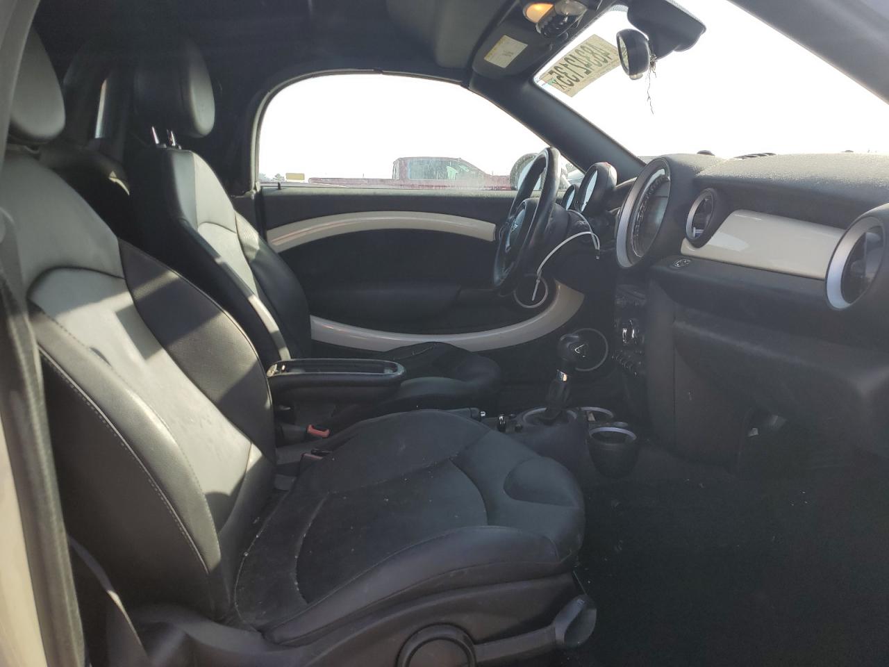 2015 MINI Cooper - Image 10