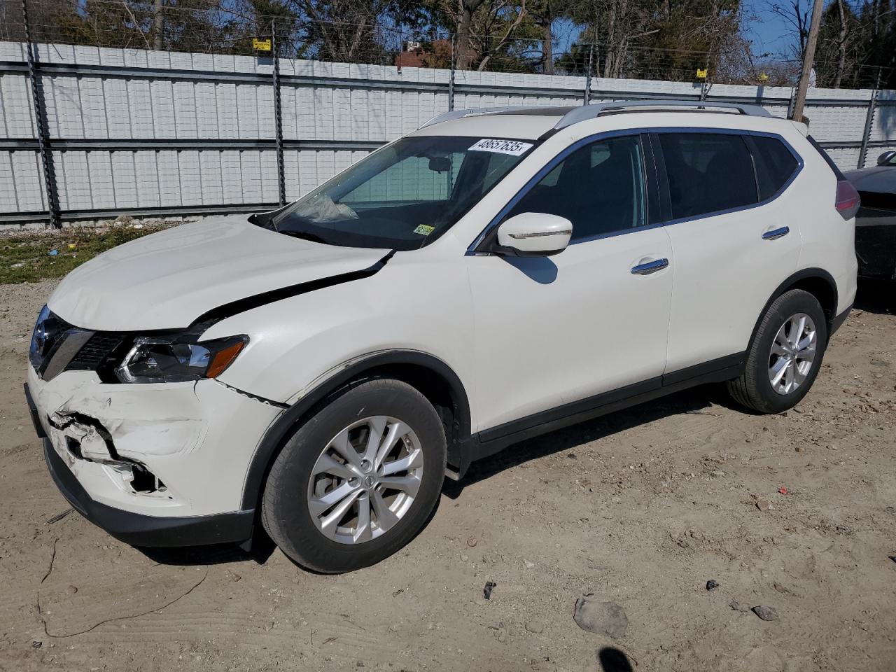 2015 Nissan Rogue - Image 1