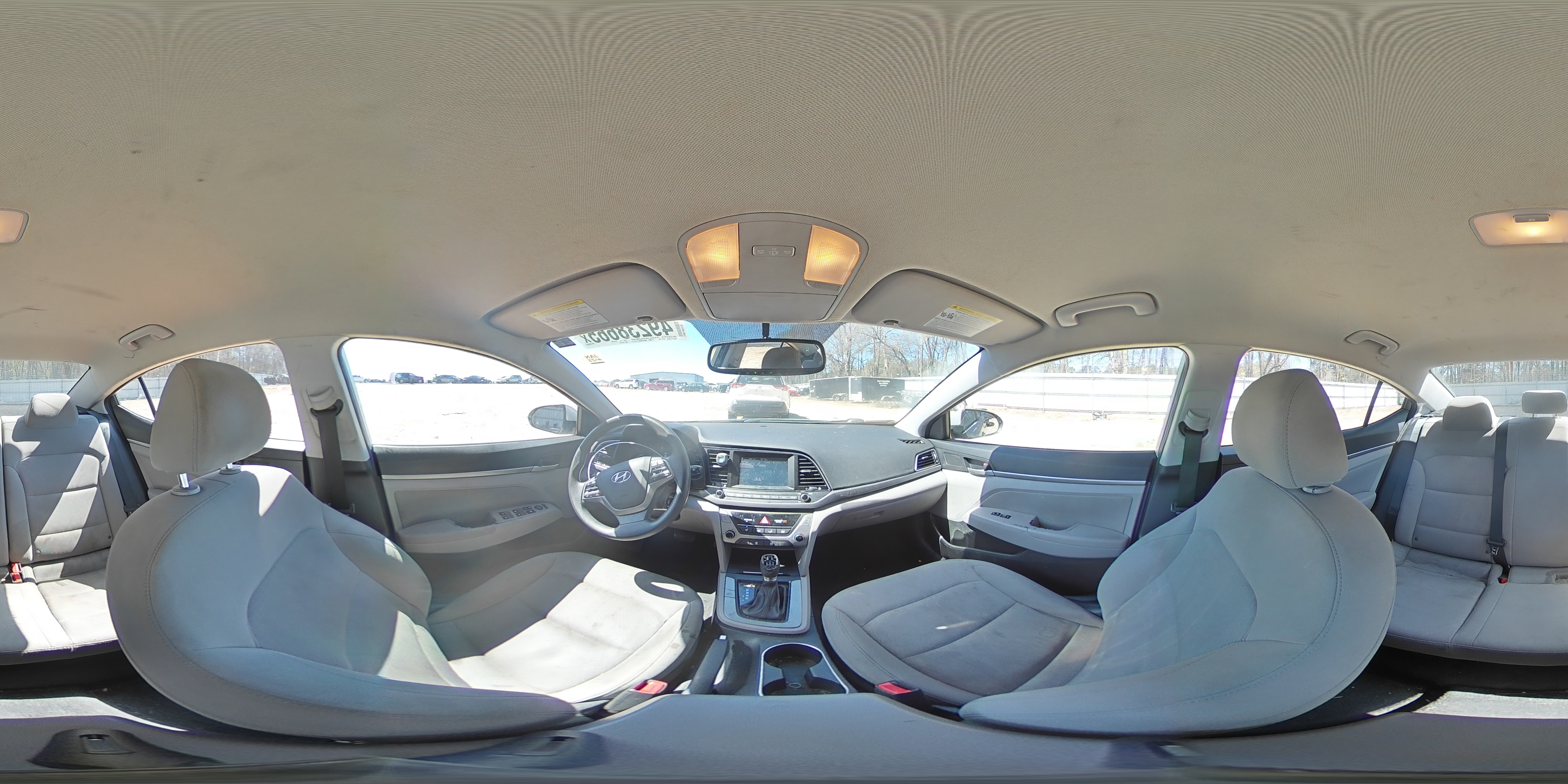 2018 Hyundai Elantra - Image 13
