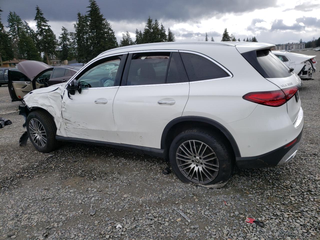 2024 Mercedes-Benz GLC - Image 2