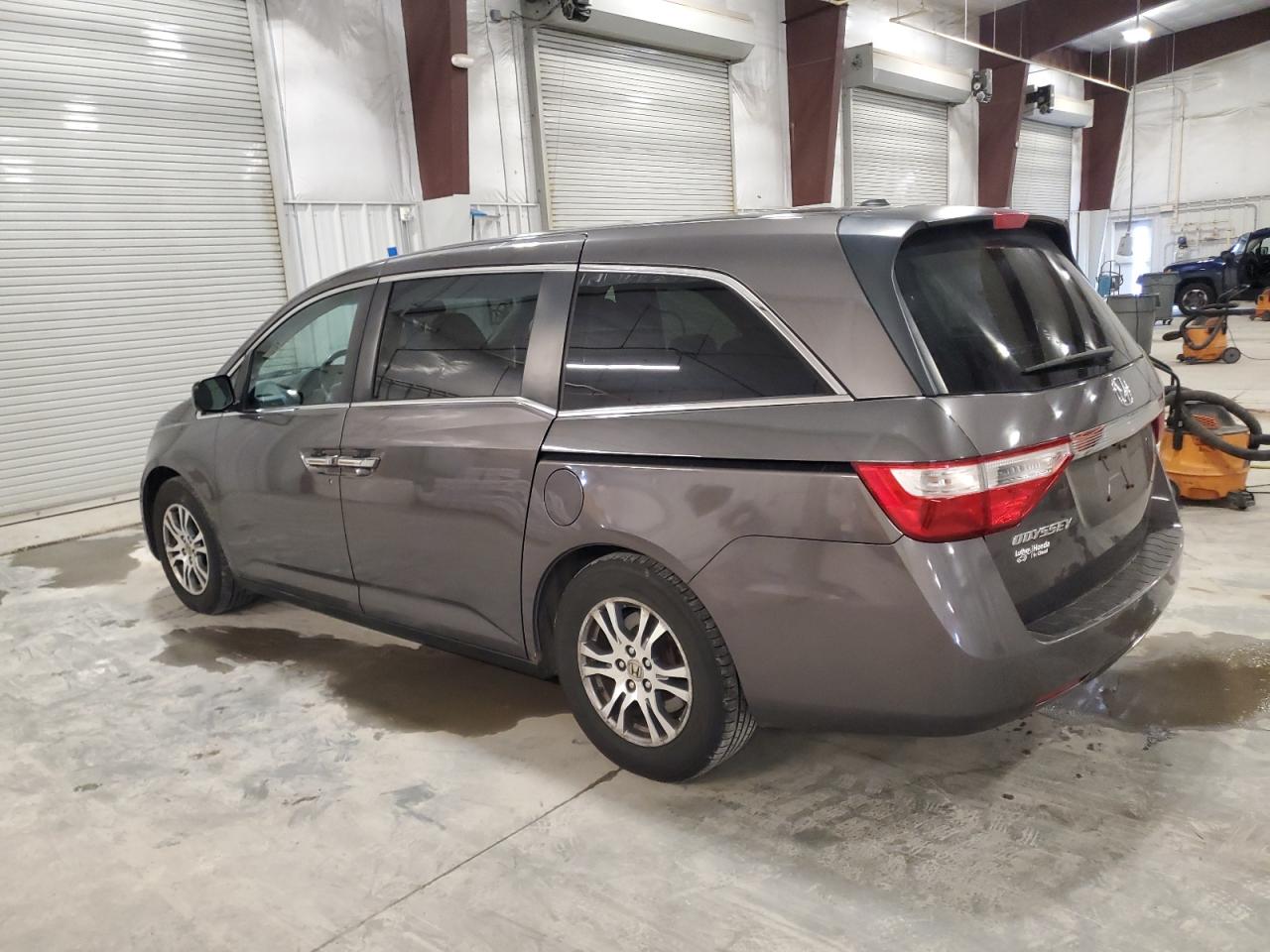 2012 Honda Odyssey - Image 2