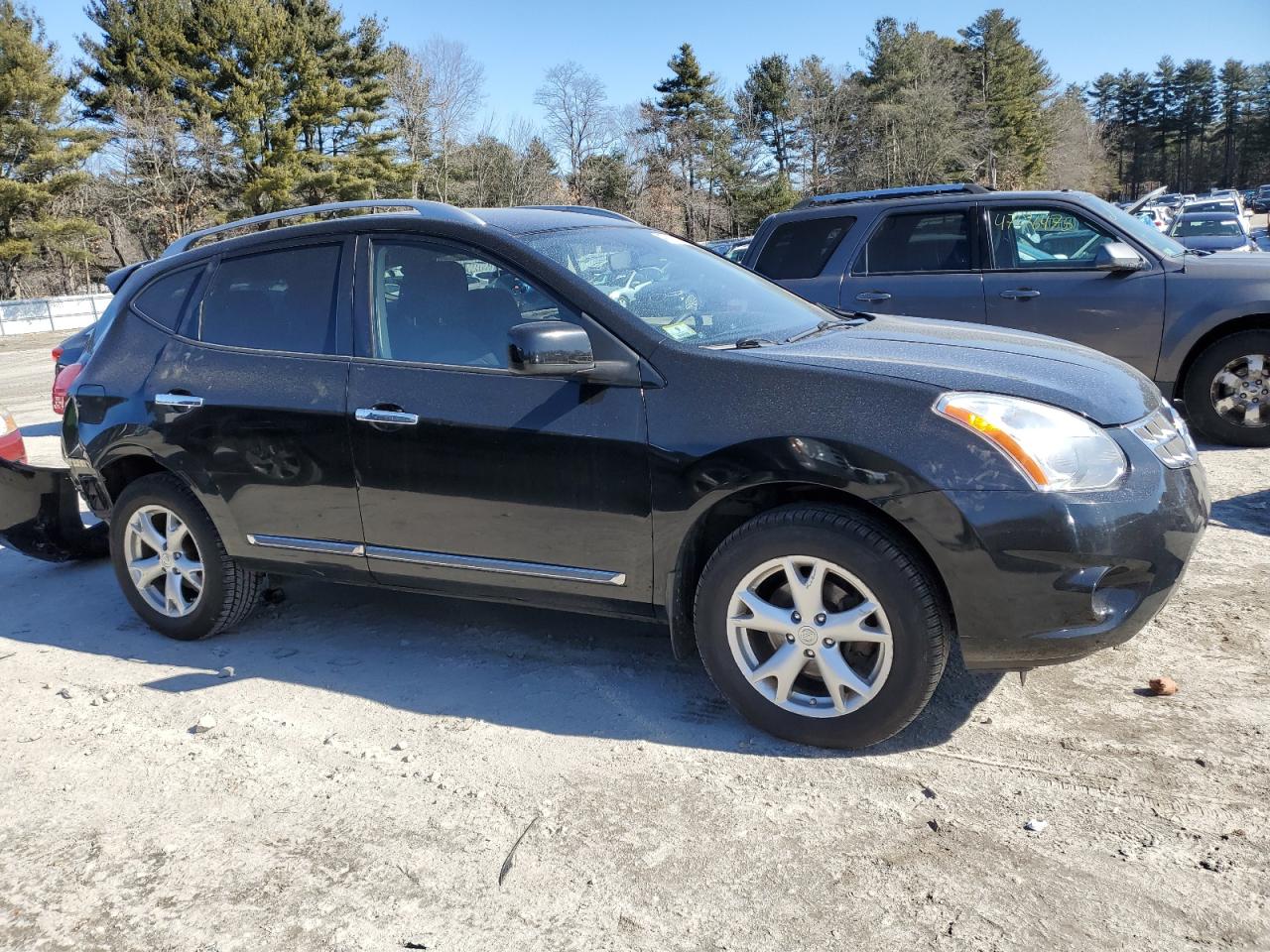 2011 Nissan Rogue - Image 4