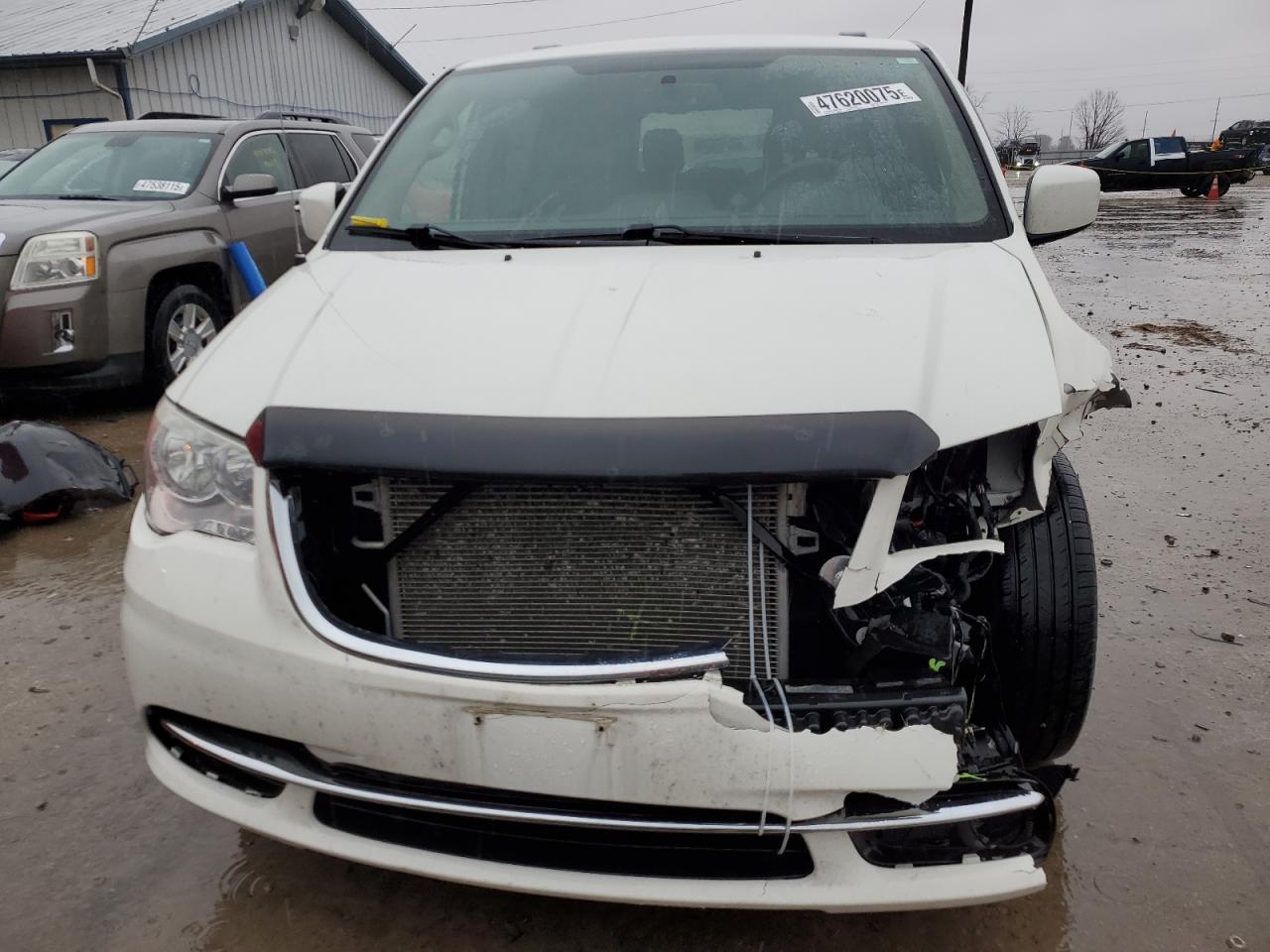 2013 Chrysler Town & Country - Image 5