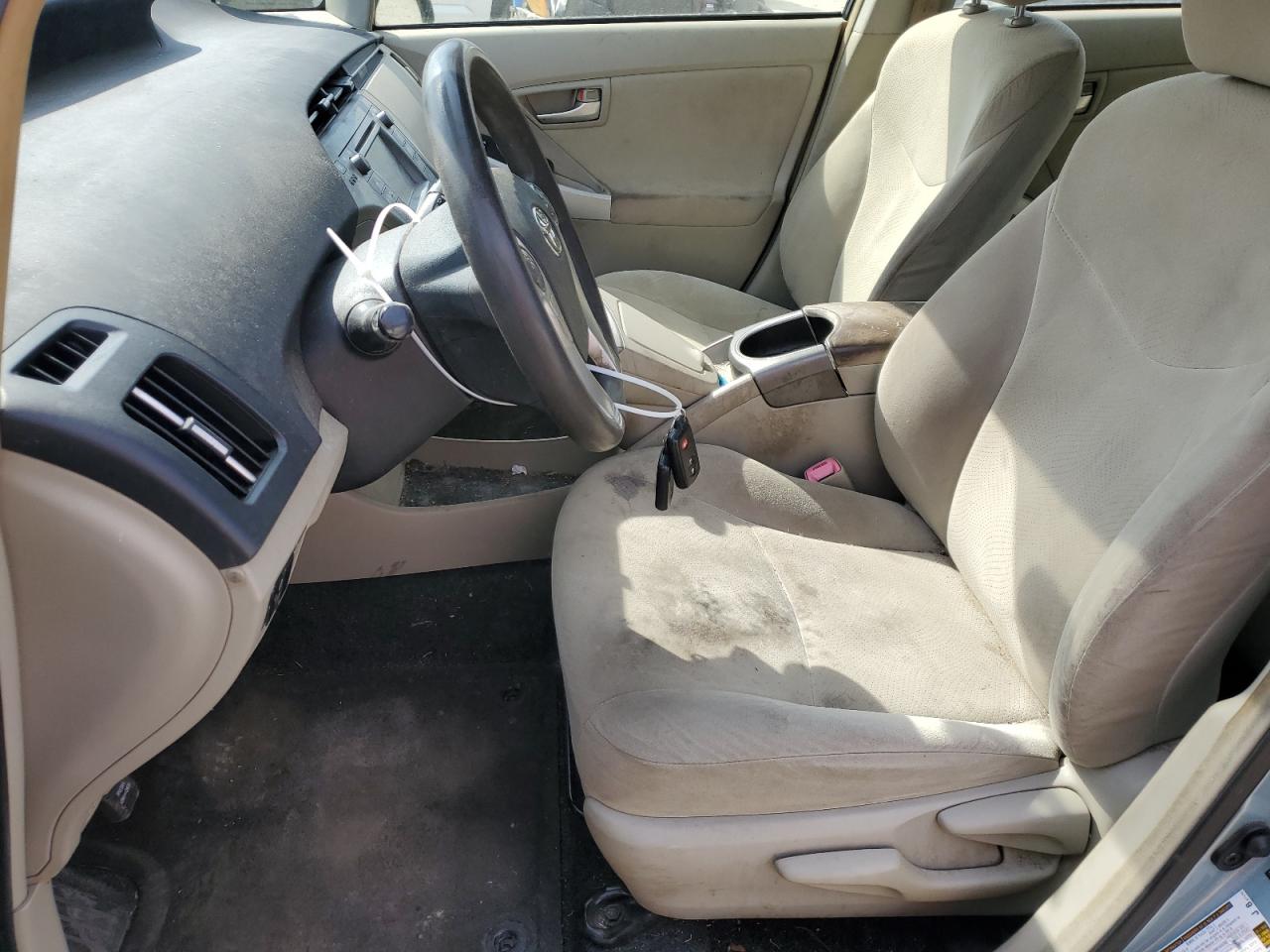 2013 Toyota Prius - Image 7