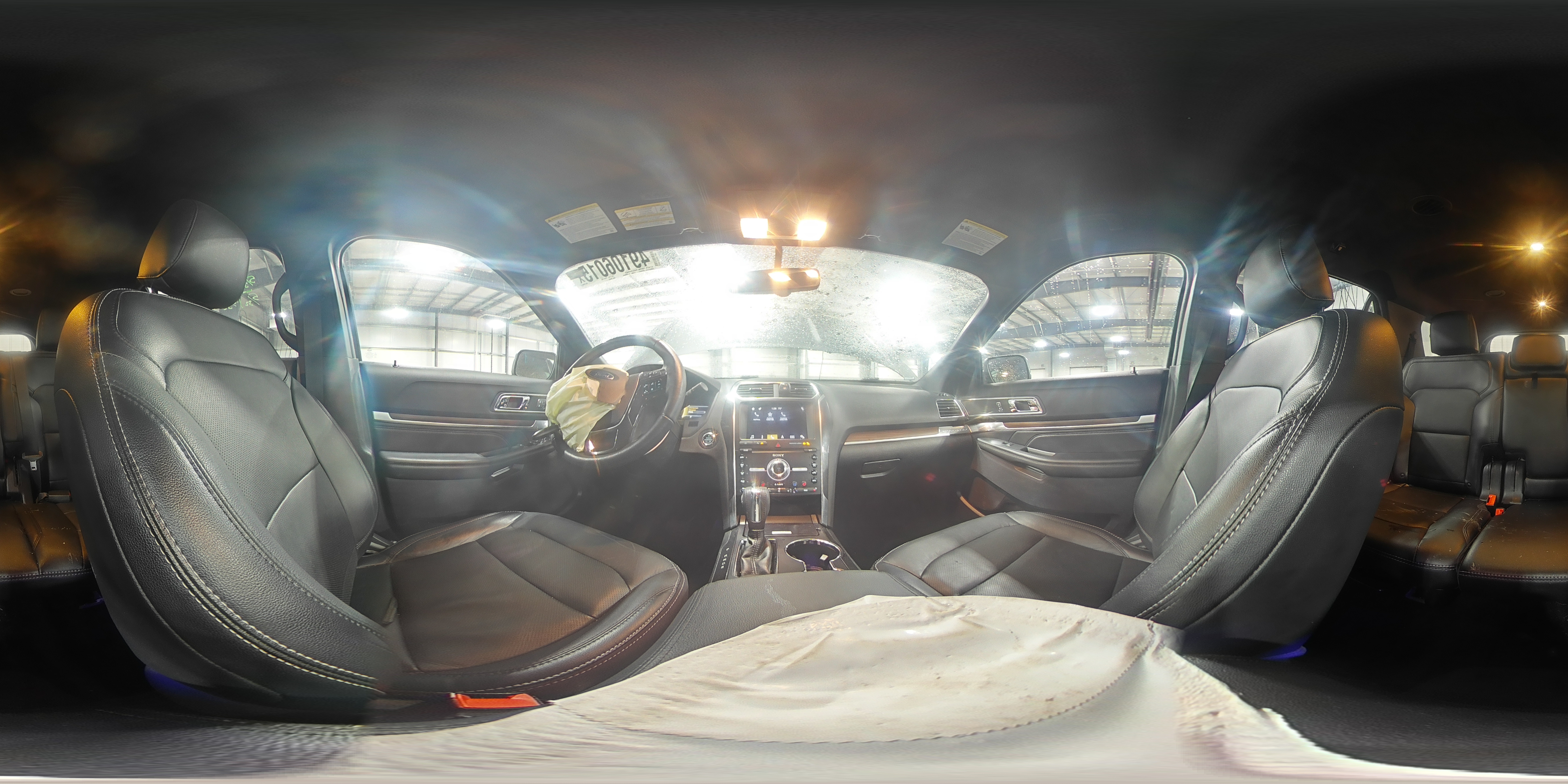 2019 Ford Explorer - Image 16