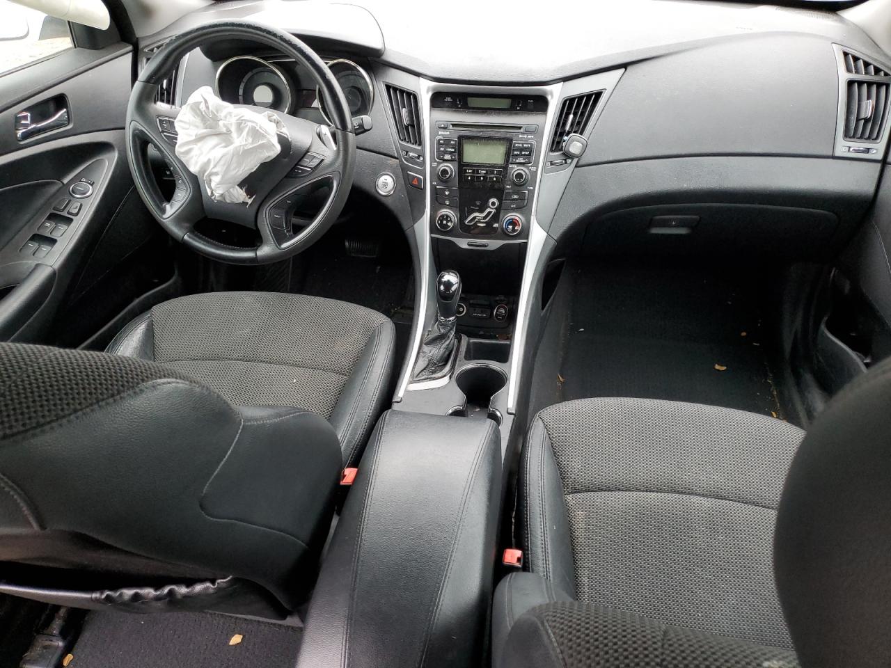 2011 Hyundai Sonata - Image 8