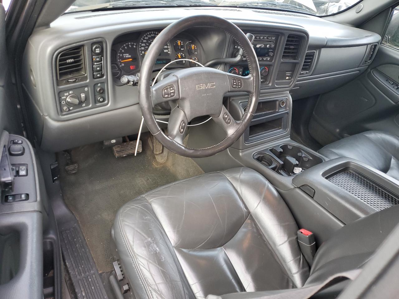 2003 GMC Sierra - Image 8