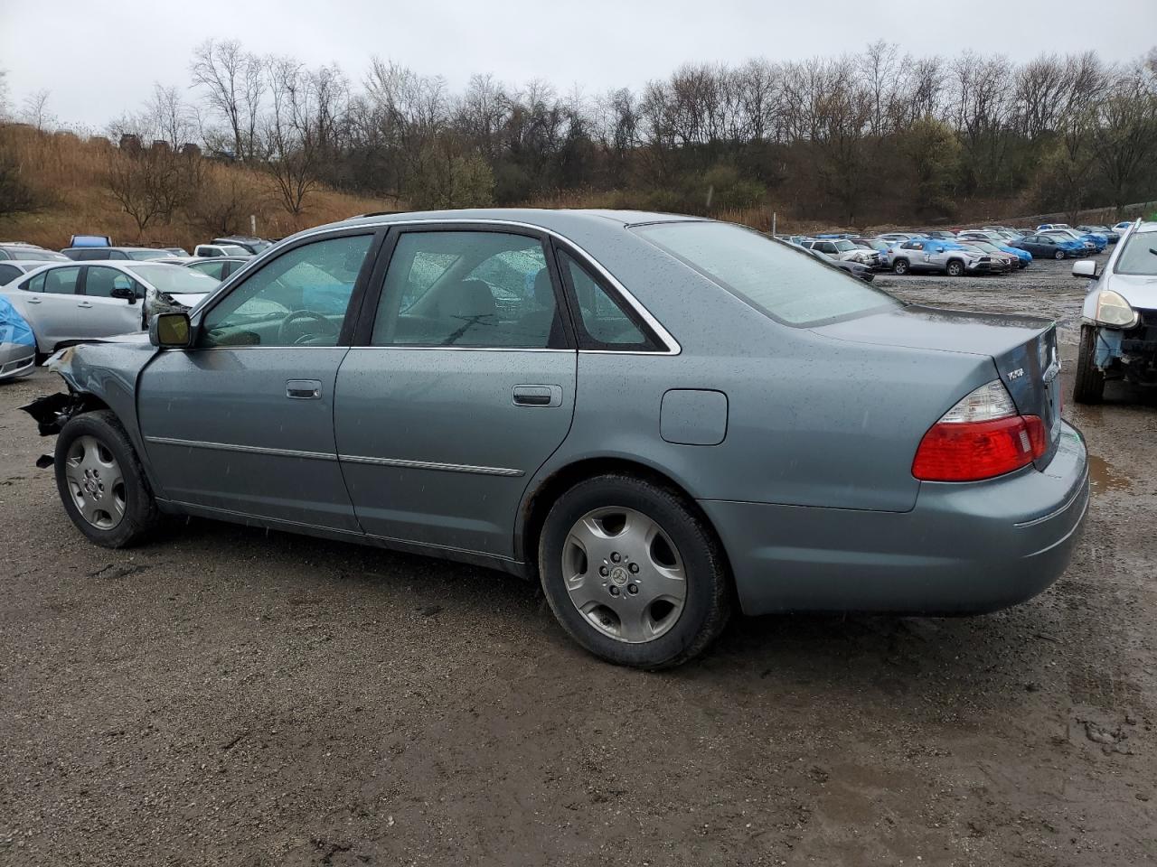 2003 Toyota Avalon - Image 2