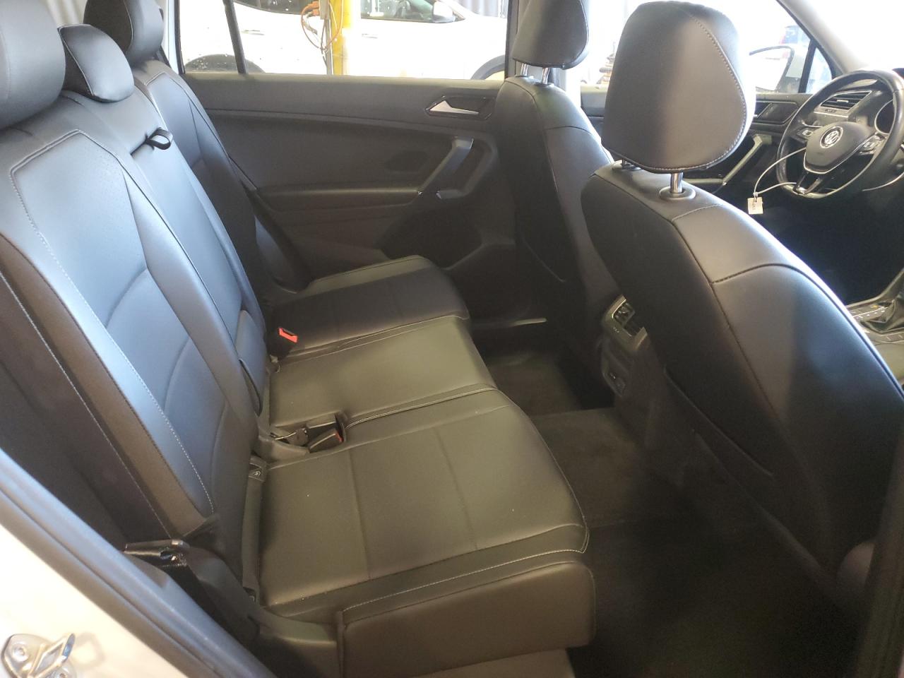 2018 Volkswagen Tiguan - Image 11