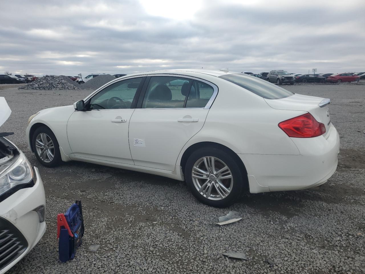 2013 Infiniti G - Image 2