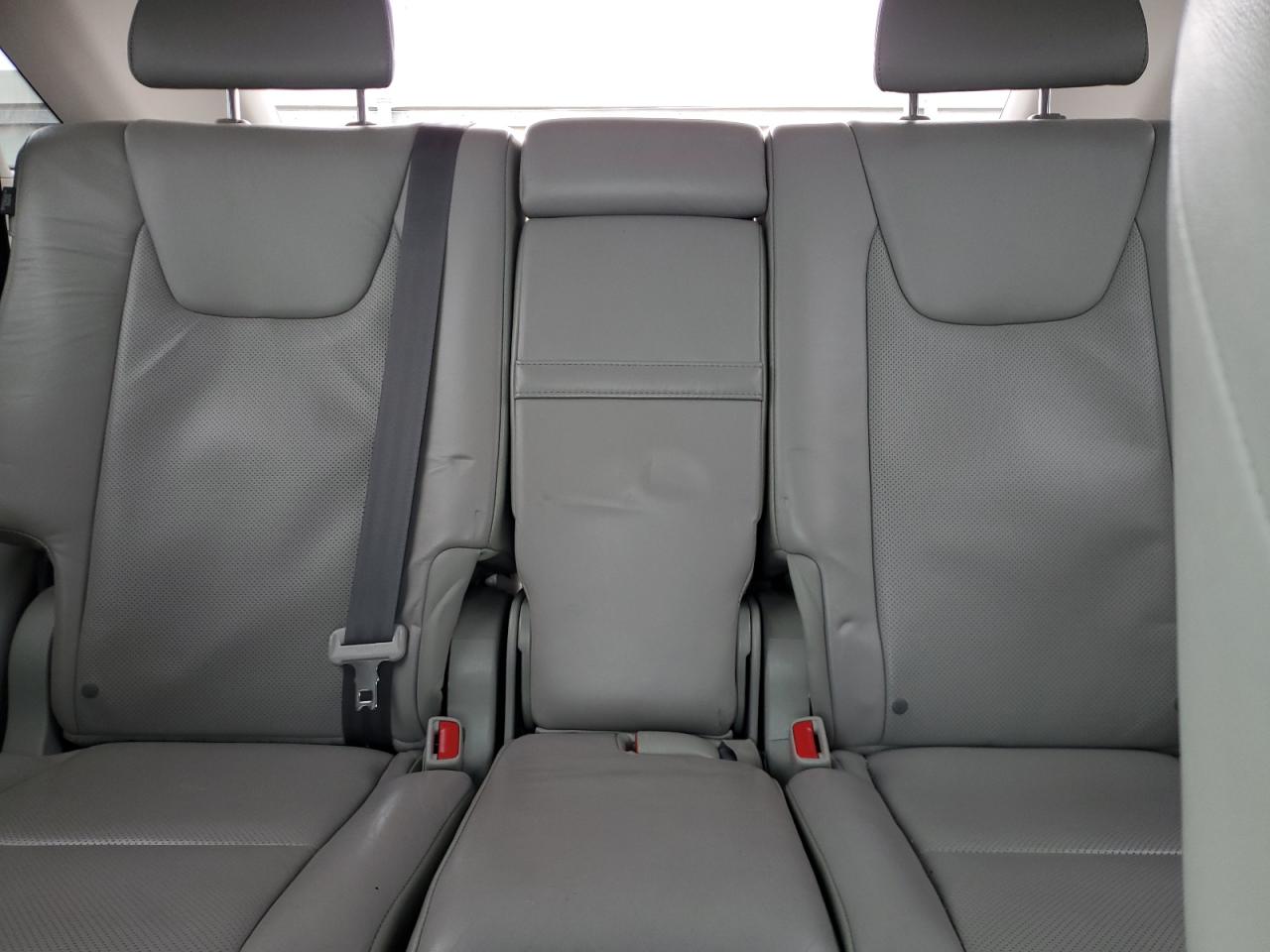 2010 Lexus RX - Image 10