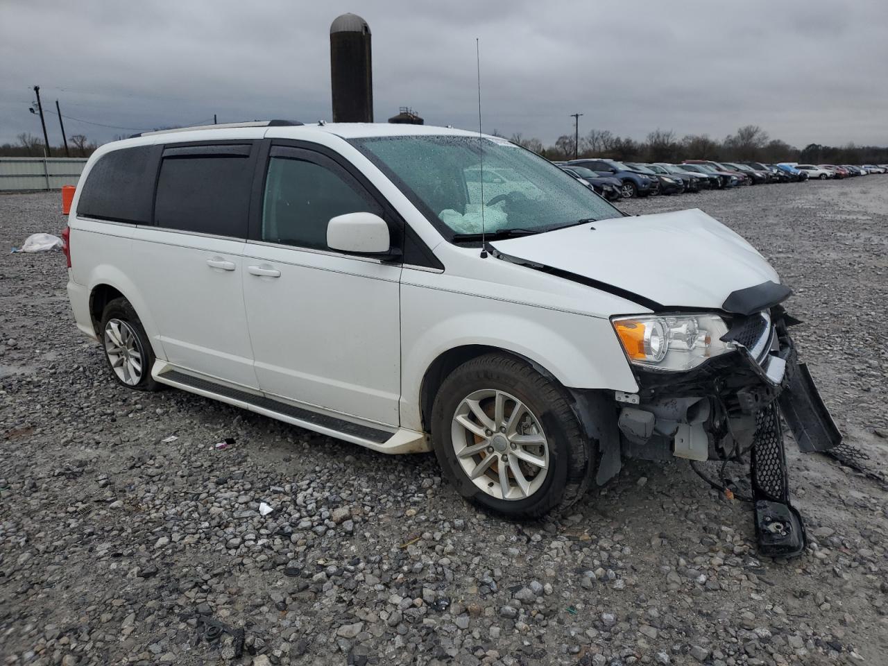 2019 Dodge Caravan - Image 4