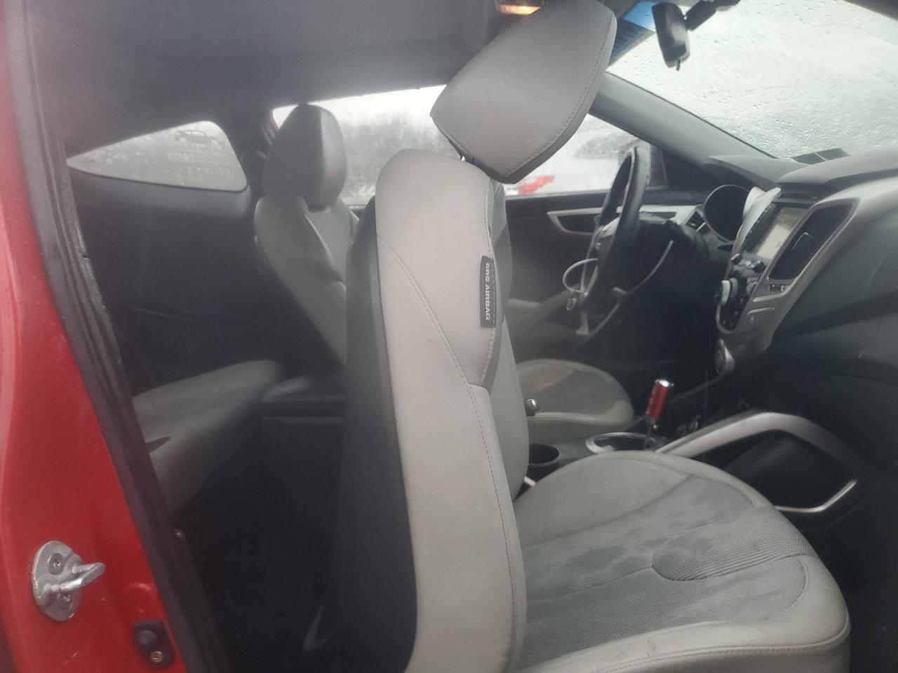 2012 Hyundai Veloster - Image 10
