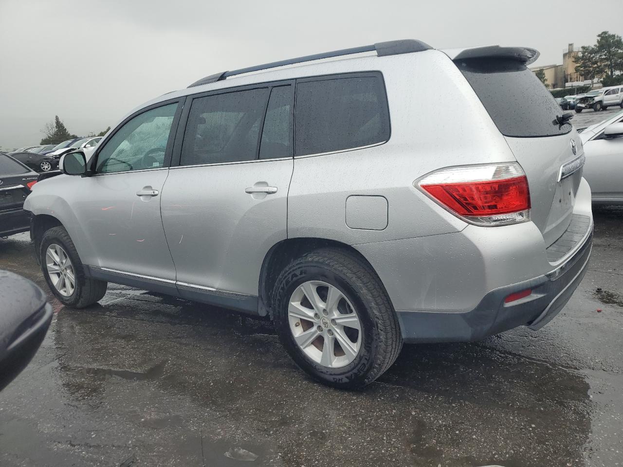2012 Toyota Highlander - Image 2