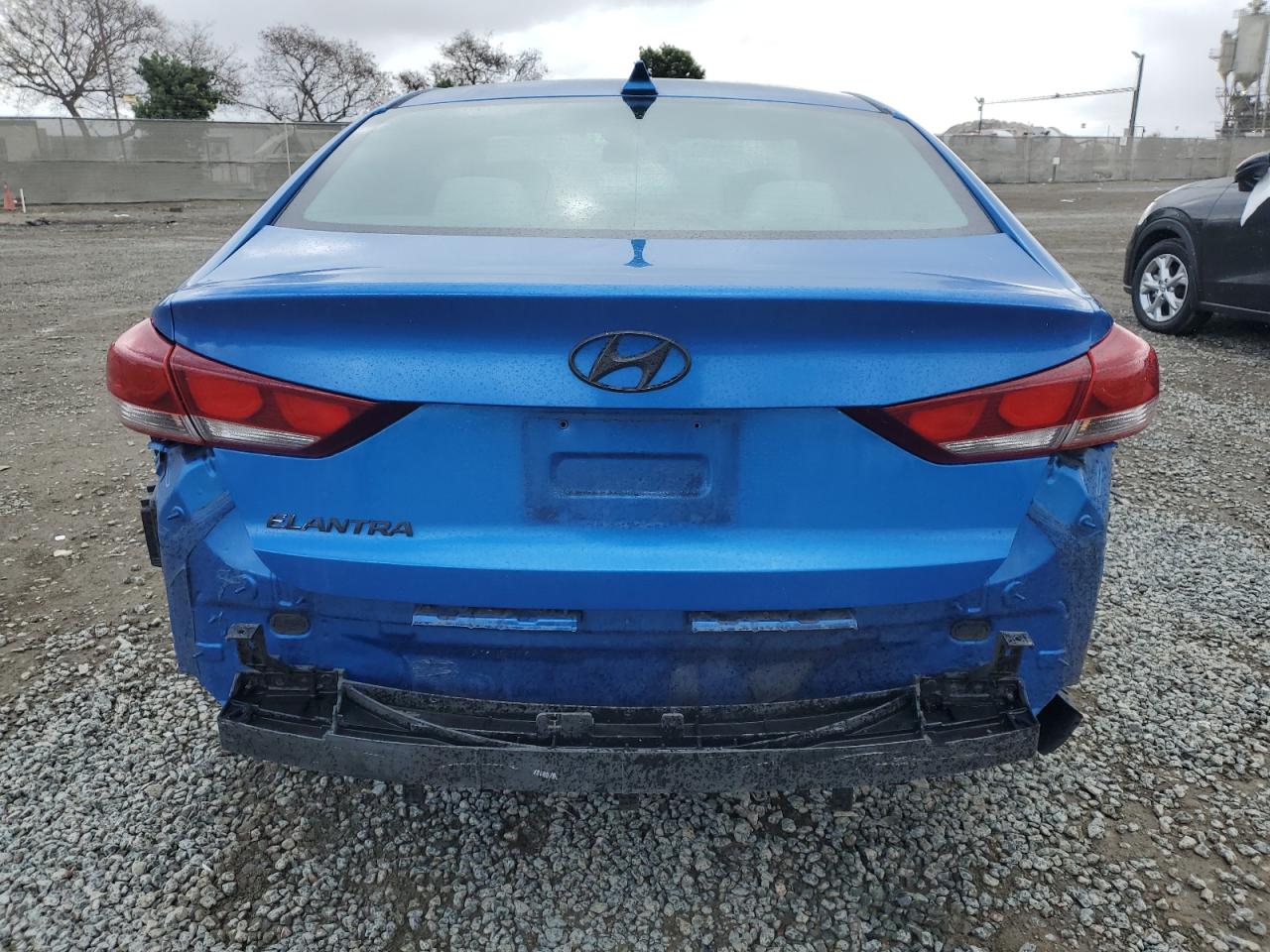 2017 Hyundai Elantra - Image 6