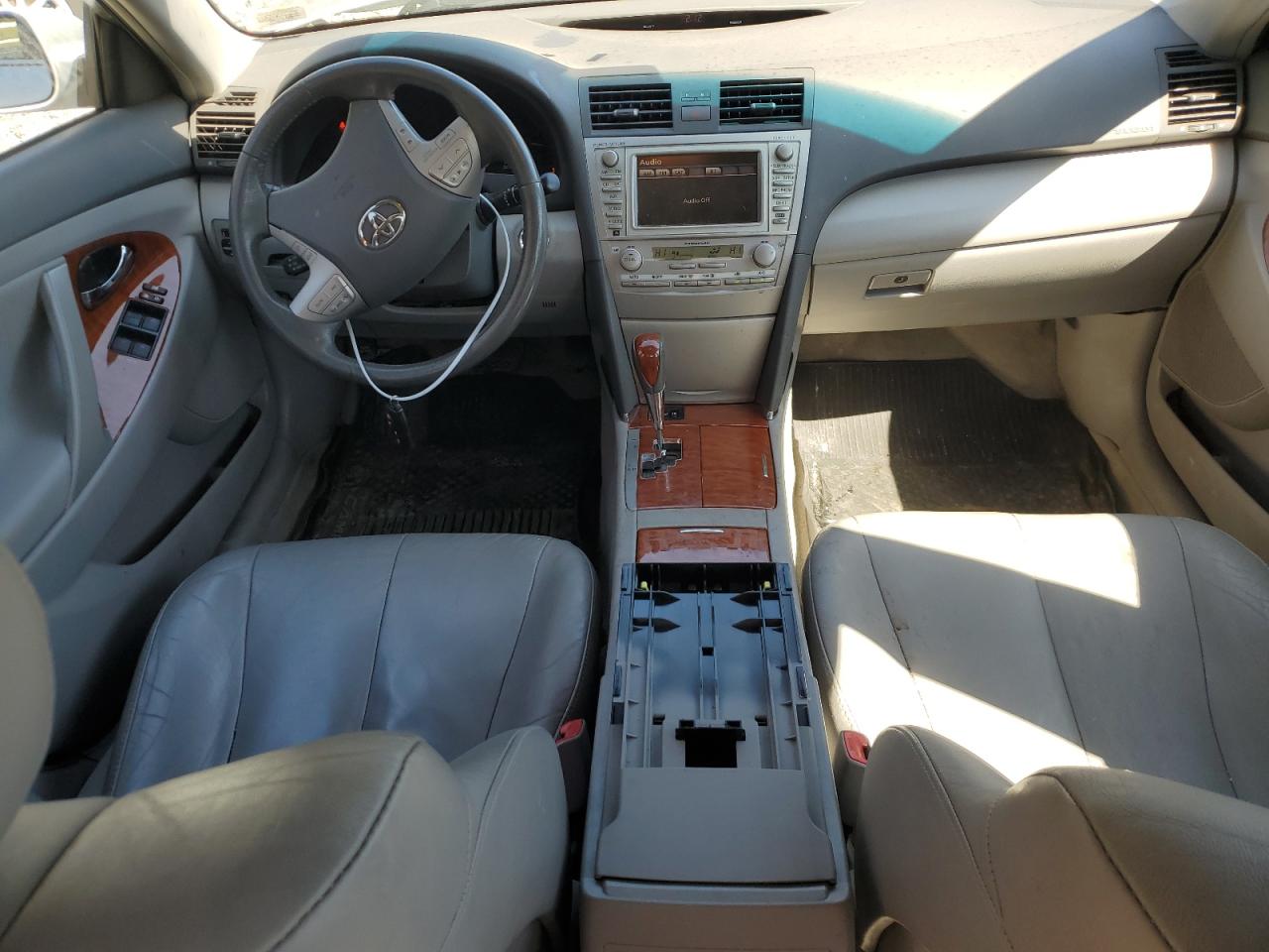 2011 Toyota Camry - Image 8