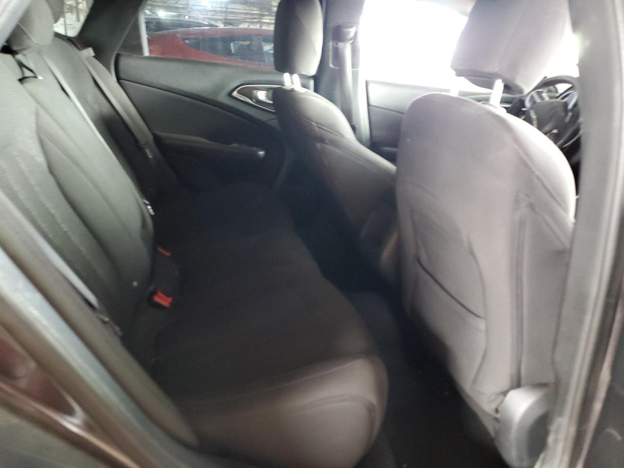 2015 Chrysler 200 - Image 11