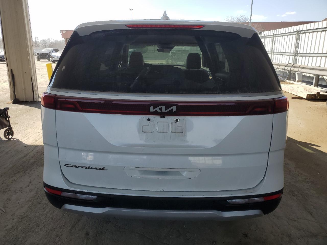 2022 Kia Carnival - Image 6