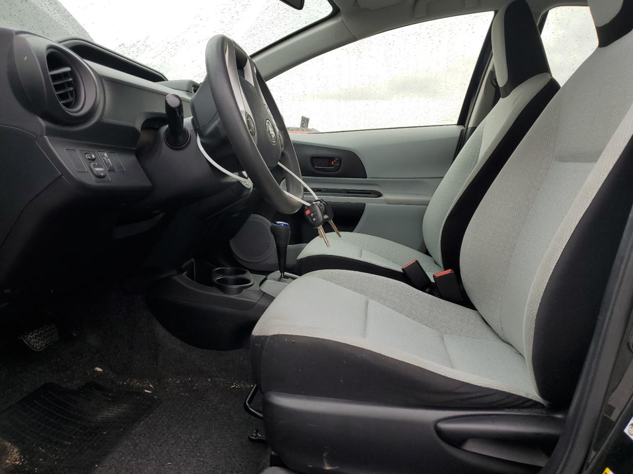 2013 Toyota Prius - Image 7