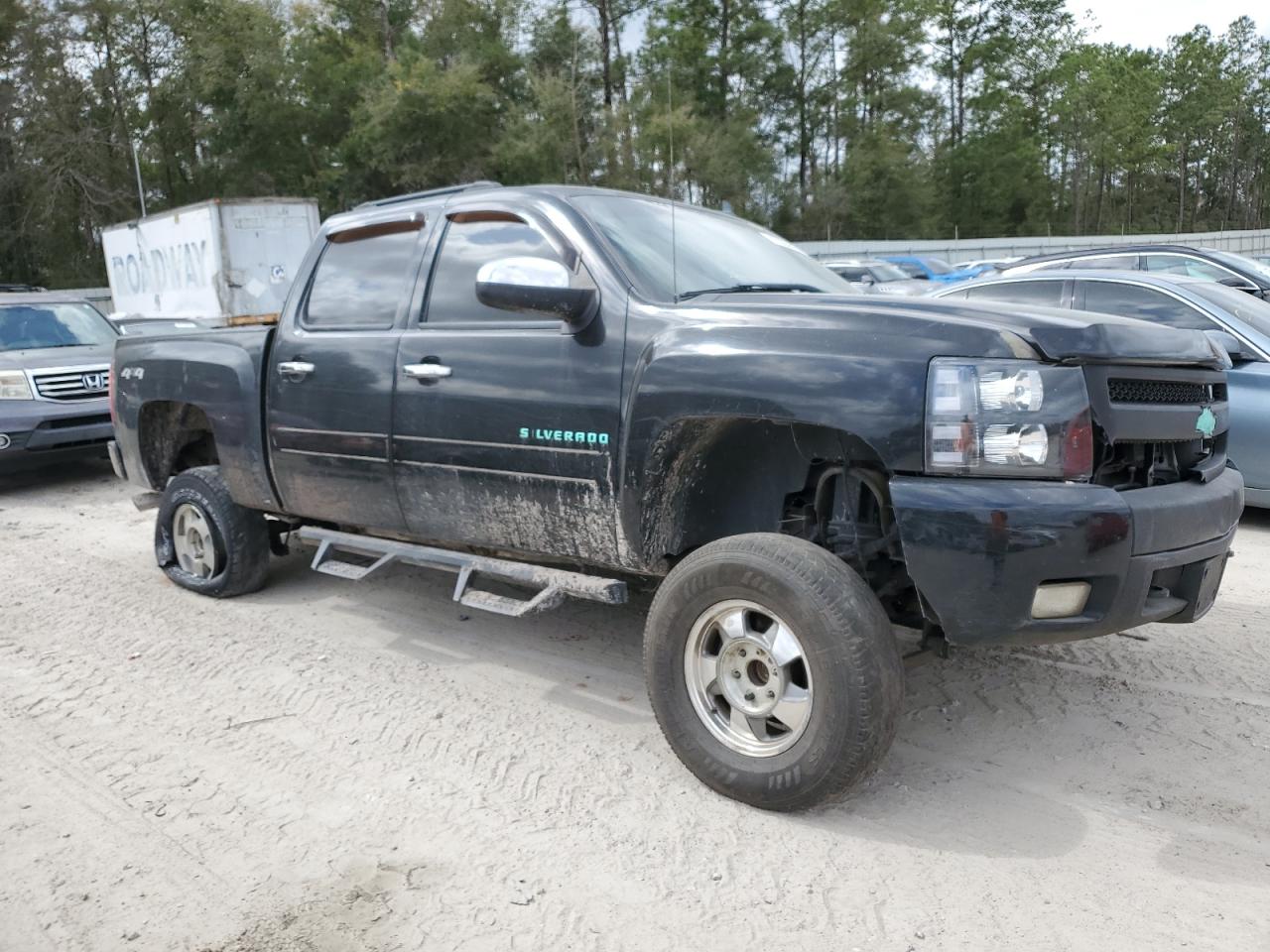 2010 Chevrolet Silverado - Image 4