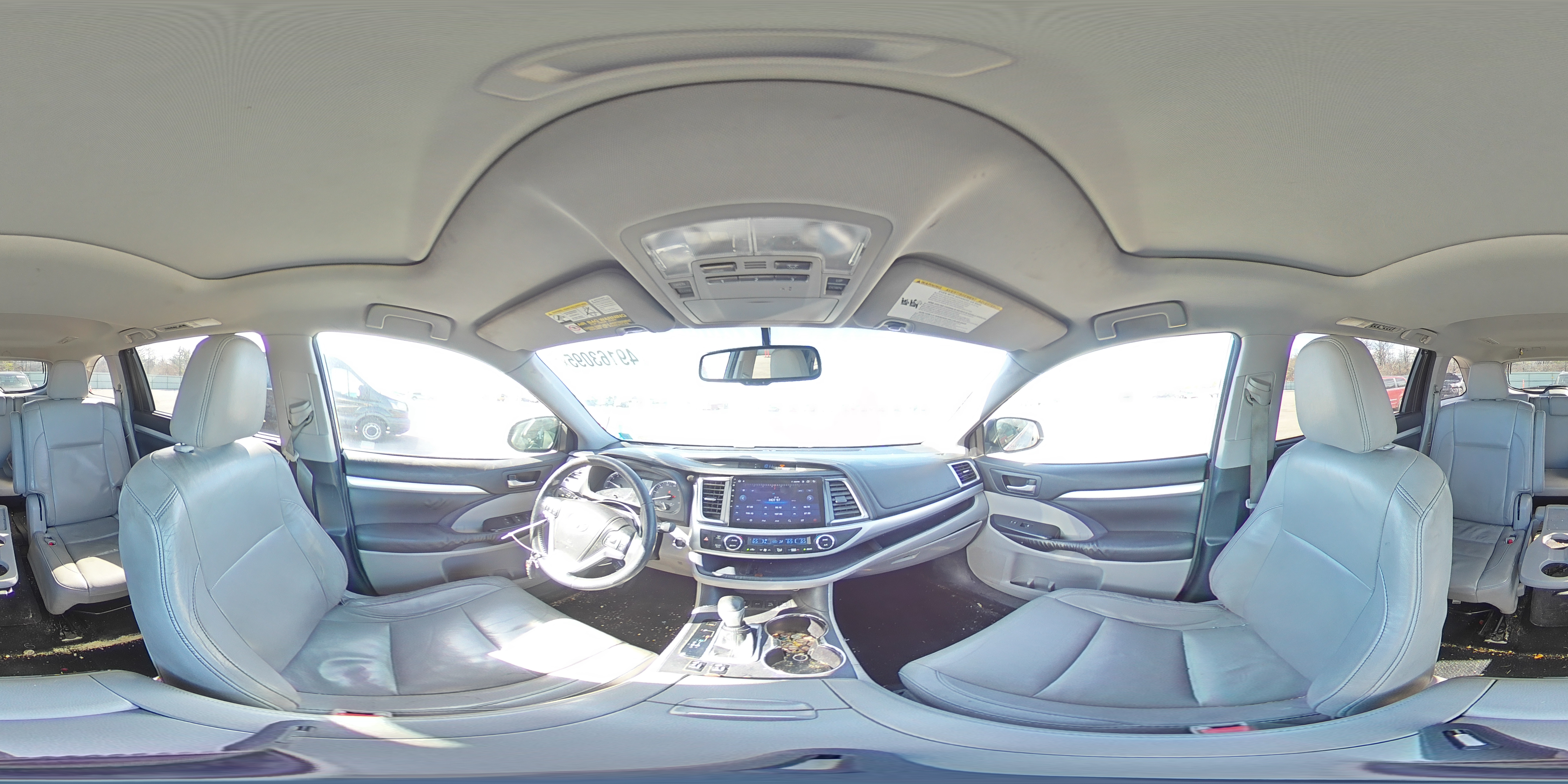 2015 Toyota Highlander - Image 13