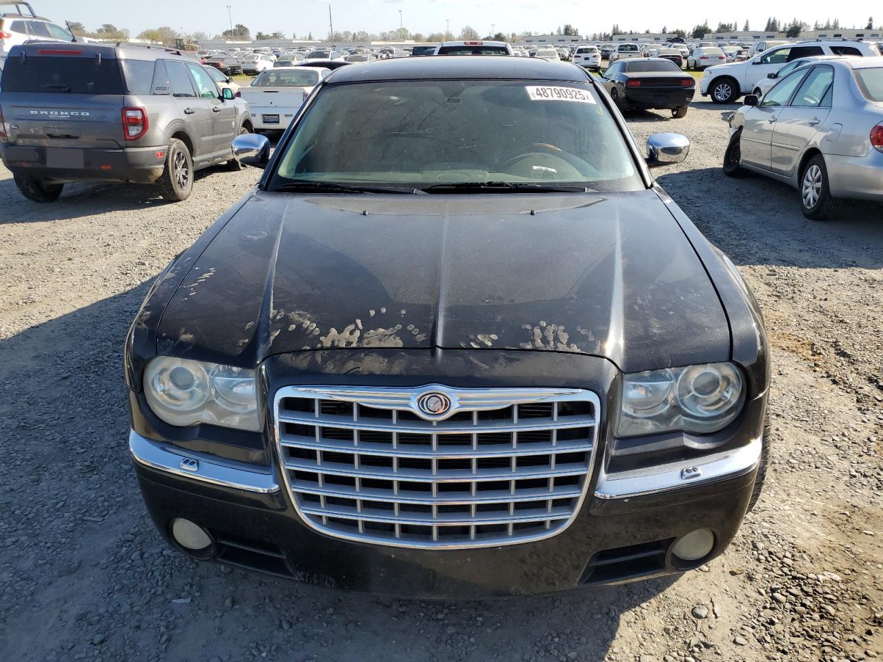 2005 Chrysler 300 - Image 5