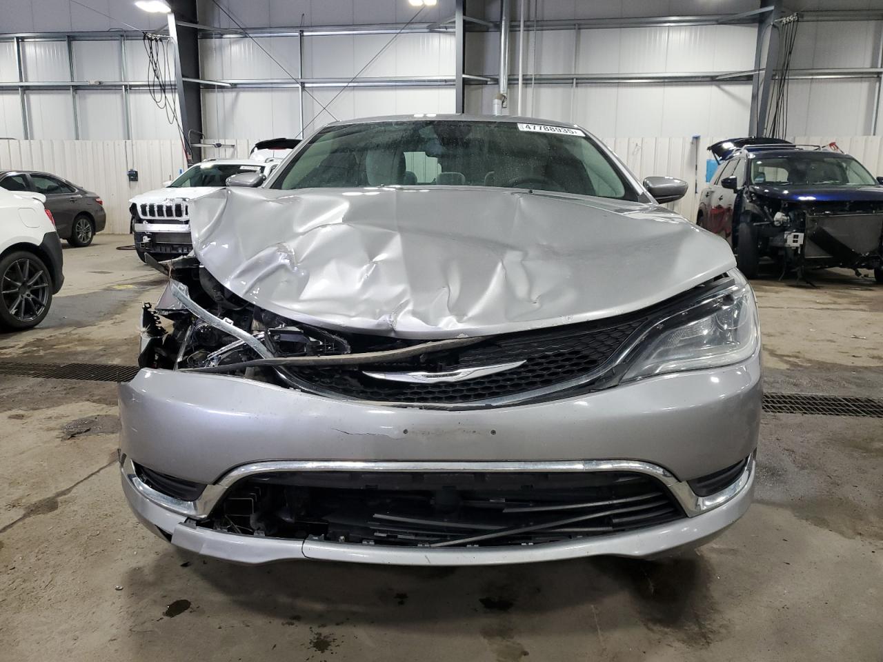 2015 Chrysler 200 - Image 5