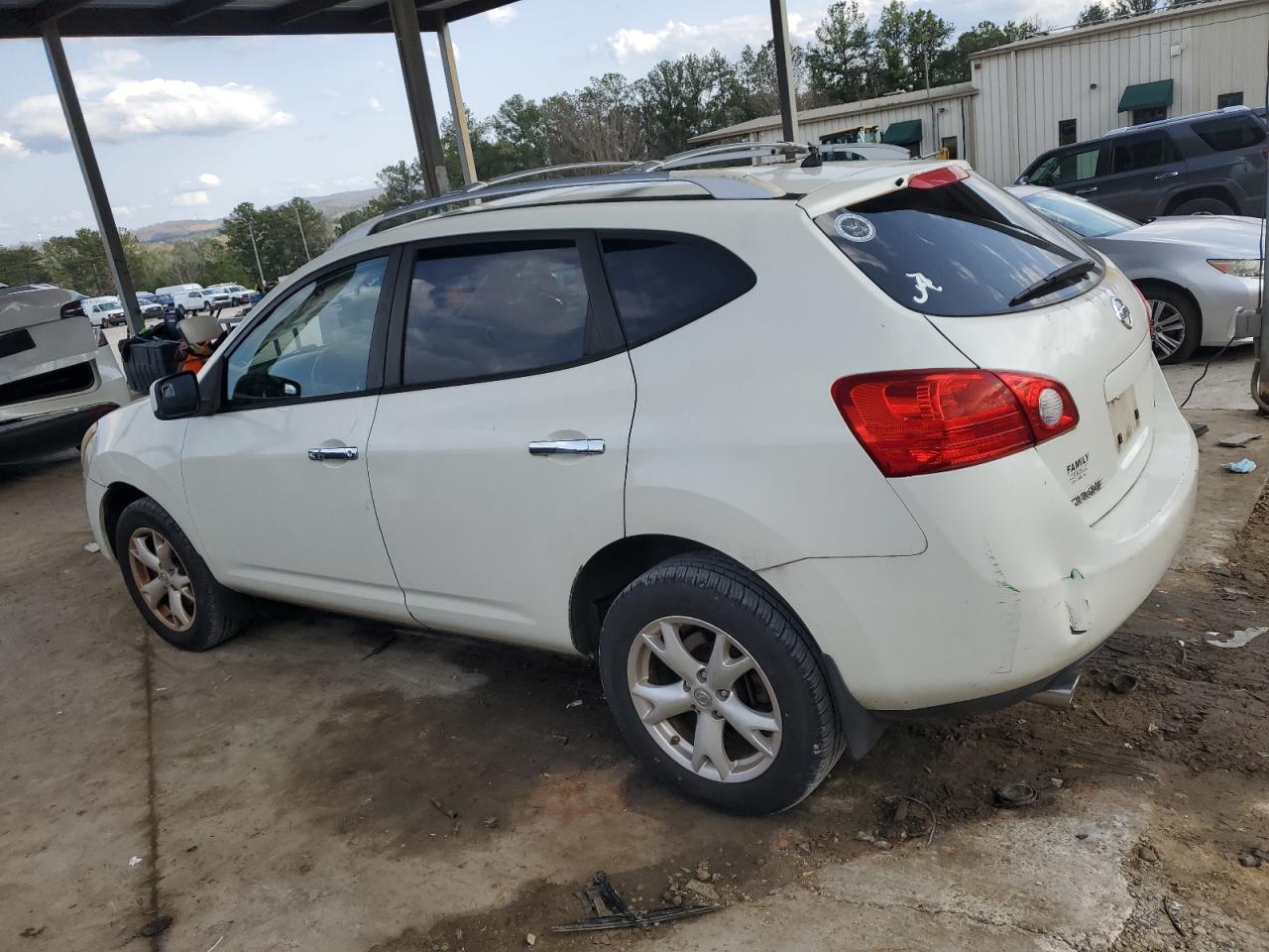 2010 Nissan Rogue - Image 2