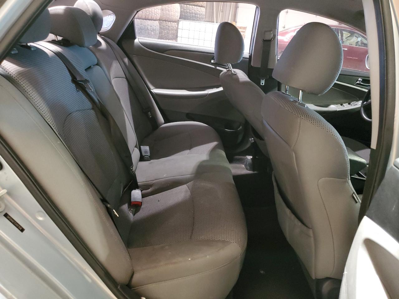 2012 Hyundai Sonata - Image 10