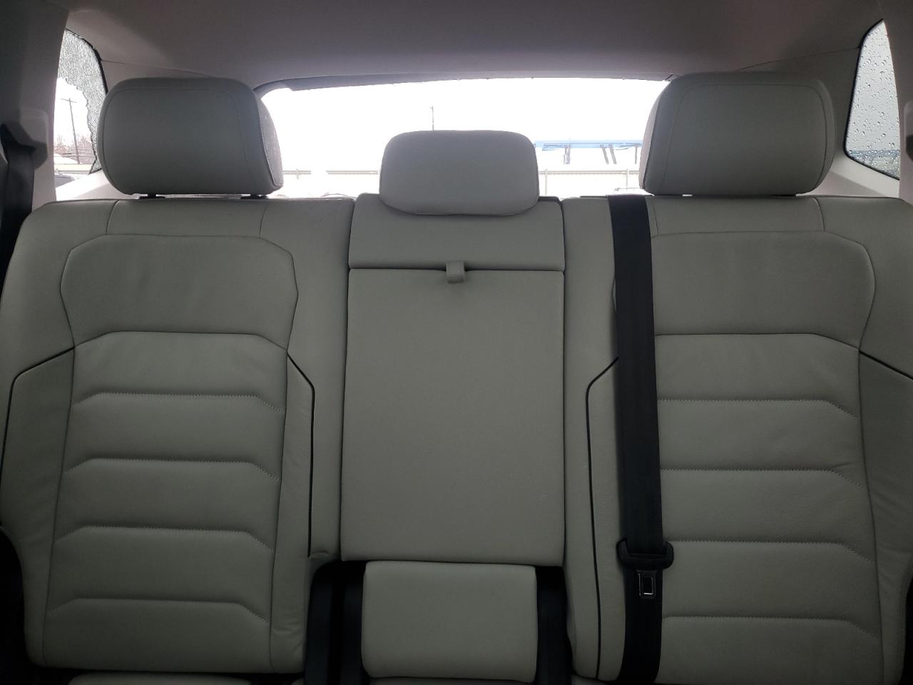 2018 Volkswagen Tiguan - Image 10