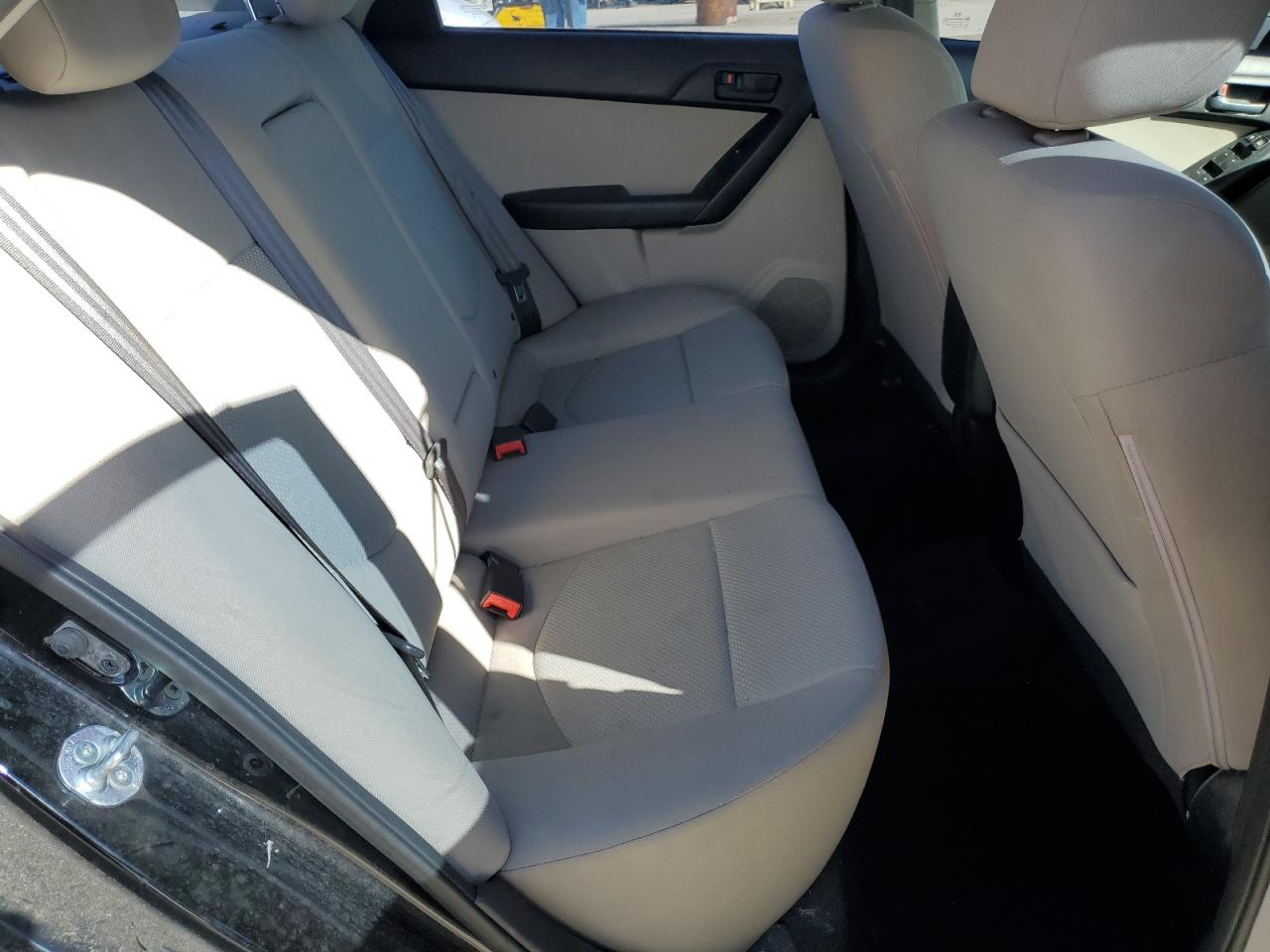 2010 Kia Forte - Image 10