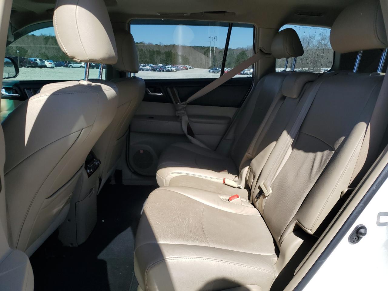 2013 Toyota Highlander - Image 11