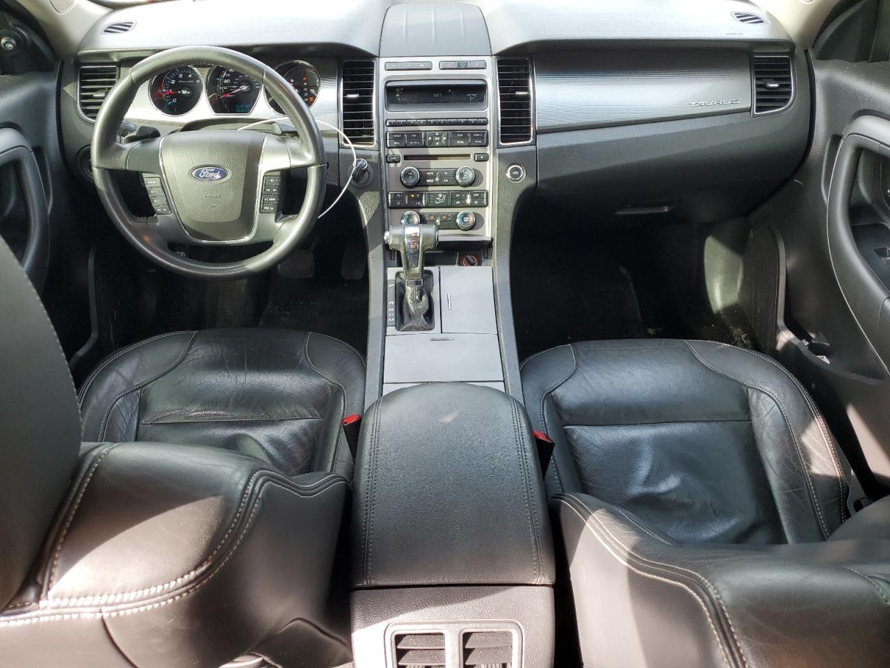 2010 Ford Taurus - Image 8