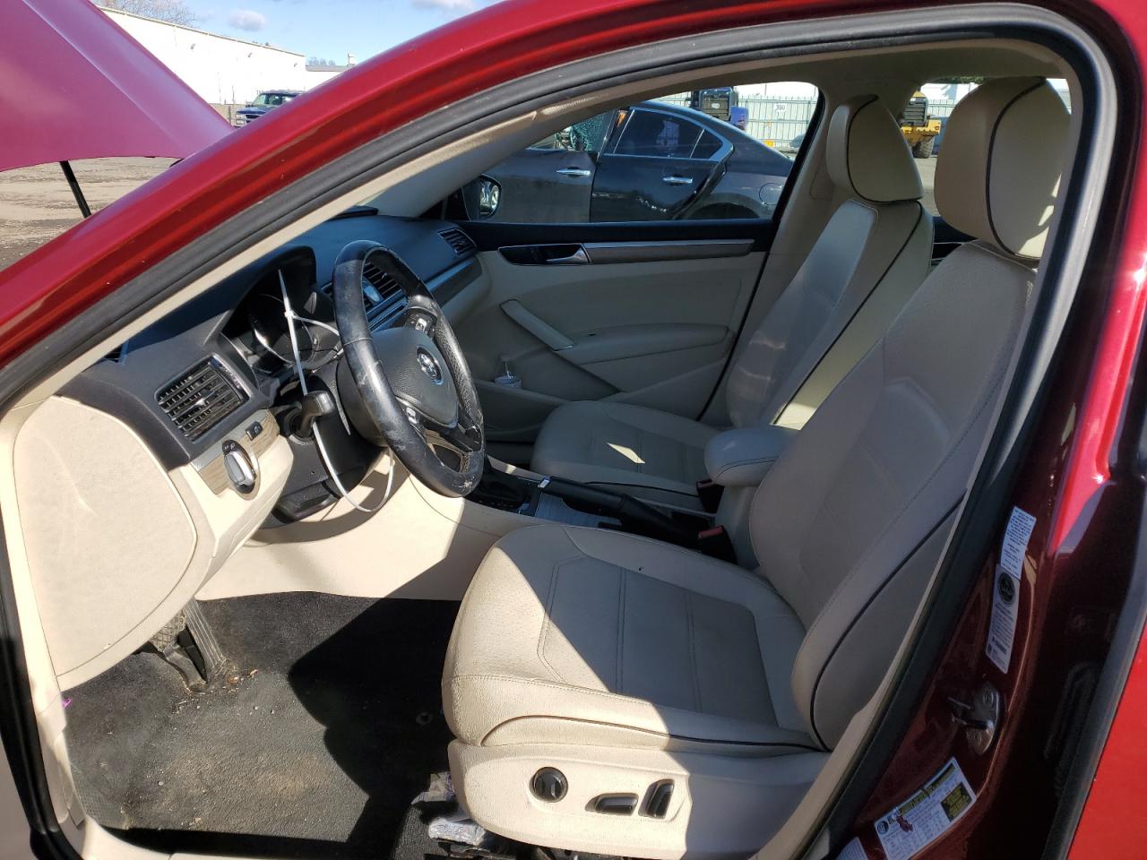 2016 Volkswagen Passat - Image 7